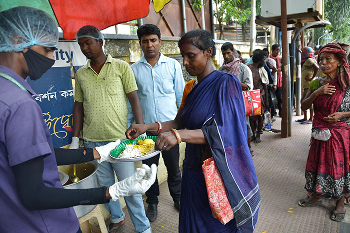 Billionaire’s Lavish Wedding Sparks Outrage As Invitations Cost More Than Average Salary Billionaire’s Lavish Wedding Sparks Outrage As Invitations Cost More Than Average Salary