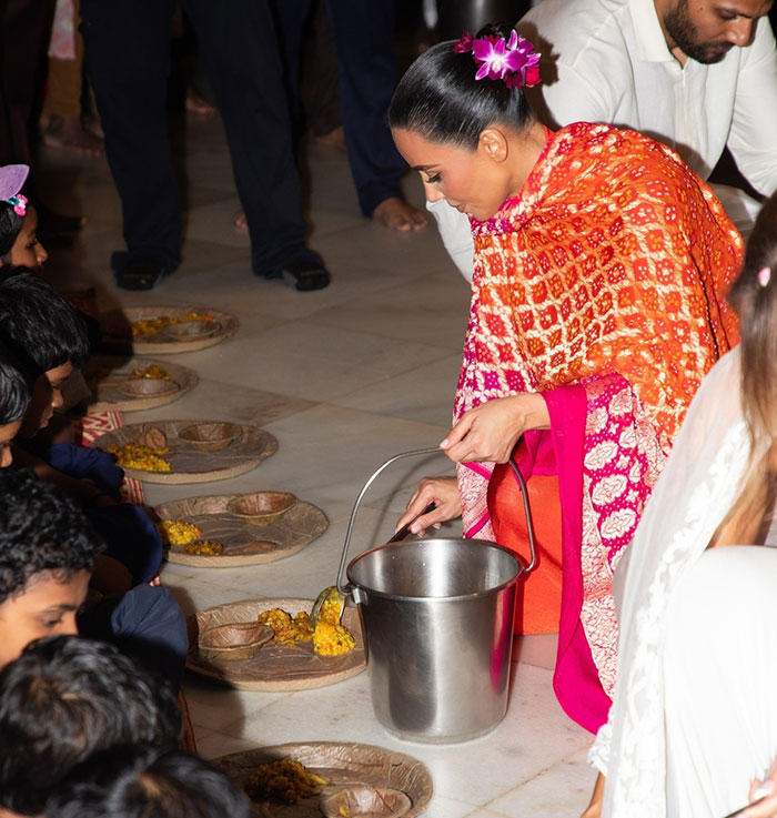 Kim Kardashian Serves Indian Food “Just For The Camera” Years After Calling It “Disgusting” Kim Kardashian Serves Indian Food “Just For The Camera” Years After Calling It “Disgusting”