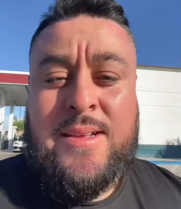 “Where’s The Car?“: “Glitch In The Matrix” Has People Baffled “Where’s The Car?“: “Glitch In The Matrix” Has People Baffled