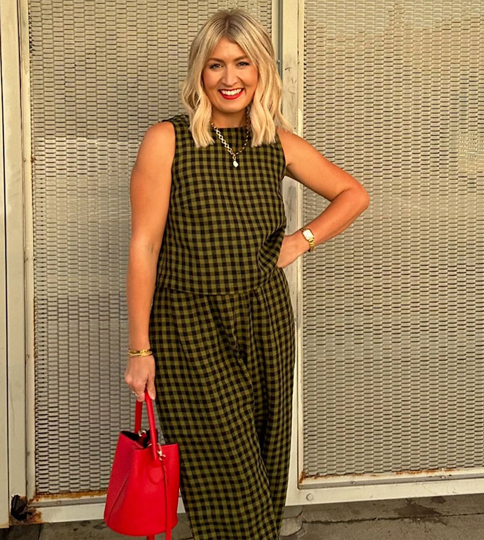 Influencer Accuses Bridal Shop Of Sending A “Dirty” Dress, Gets Reality Check And Legal Battle Influencer Accuses Bridal Shop Of Sending A “Dirty” Dress, Gets Reality Check And Legal Battle