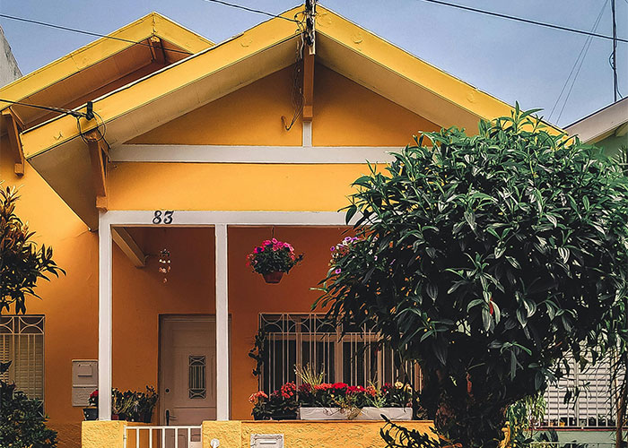 “Called The Police On Me”: Woman Shocked After Neighbors Paint Her House While She’s Away “Called The Police On Me”: Woman Shocked After Neighbors Paint Her House While She’s Away