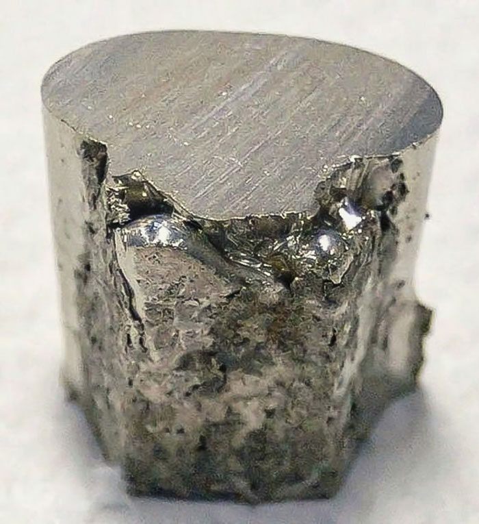 Woman Realizes She’s Been “Accidentally Poisoning” Herself For Months After Removing Earrings Woman Realizes She’s Been “Accidentally Poisoning” Herself For Months After Removing Earrings