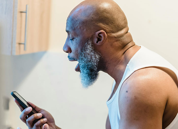 Son Unleashes 4 Years Of Rage On Elderly Parents Who Never Even Spoke To His Twin Daughters Once Son Unleashes 4 Years Of Rage On Elderly Parents Who Never Even Spoke To His Twin Daughters Once