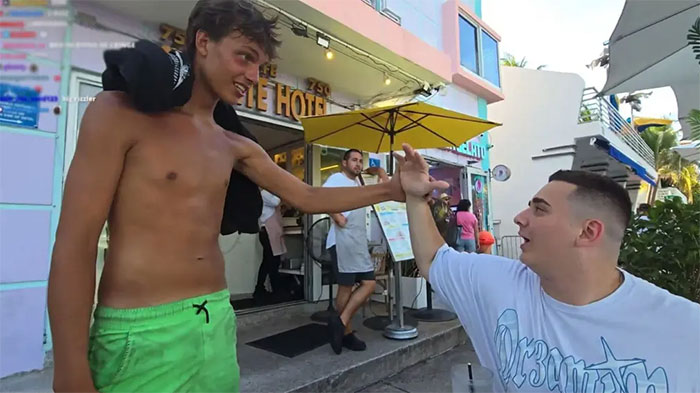 Man Contacts Twitch Streamer After Spotting His Missing Little Brother On Screen Man Contacts Twitch Streamer After Spotting His Missing Little Brother On Screen