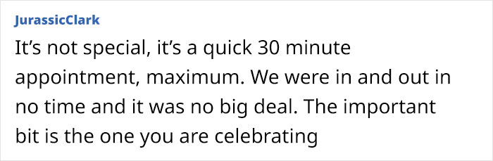 Bride Calls Her Wedding “Merely A Legal Formality”, Refuses To Take The Day Off From Work Bride Calls Her Wedding “Merely A Legal Formality”, Refuses To Take The Day Off From Work