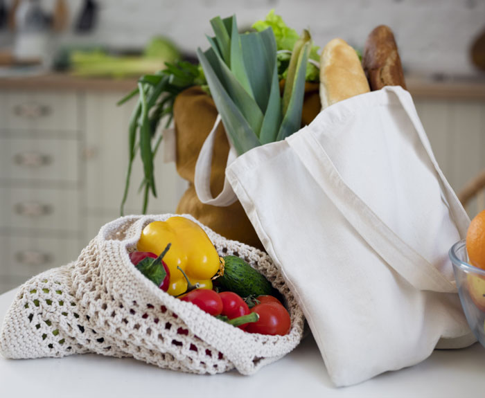 Guy Goes Viral After Comparing Same Products That He Bought In 2022 And Seeing That Price Tripled Guy Goes Viral After Comparing Same Products That He Bought In 2022 And Seeing That Price Tripled