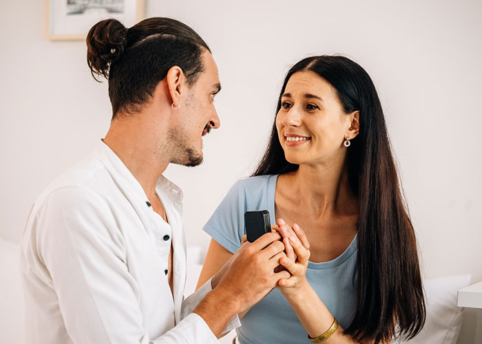 Woman Seeks Support Online By Giving Her Reasons For Rejecting BF’s Proposal, Gets A Reality Check Instead Woman Seeks Support Online By Giving Her Reasons For Rejecting BF’s Proposal, Gets A Reality Check Instead