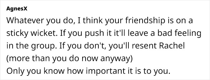 Woman Loses Glasses On Weekend Away With Friends, Suddenly Spots Them In Friend’s Photo Online Woman Loses Glasses On Weekend Away With Friends, Suddenly Spots Them In Friend’s Photo Online