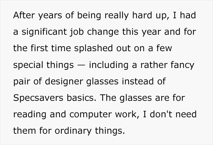 Woman Loses Glasses On Weekend Away With Friends, Suddenly Spots Them In Friend’s Photo Online Woman Loses Glasses On Weekend Away With Friends, Suddenly Spots Them In Friend’s Photo Online