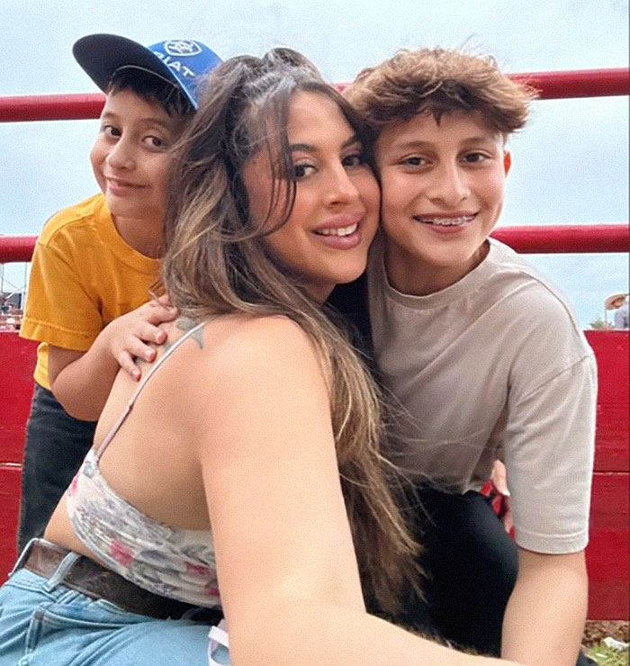 “Karen Of The Week” Sparks Outrage After Claiming Public Beach As Private Property “Karen Of The Week” Sparks Outrage After Claiming Public Beach As Private Property