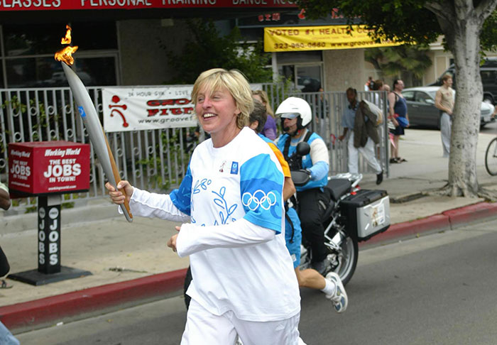 Snoop Dogg Carries Olympic Torch For Paris 2024 Games As "Special Correspondent" Snoop Dogg Carries Olympic Torch For Paris 2024 Games As "Special Correspondent"