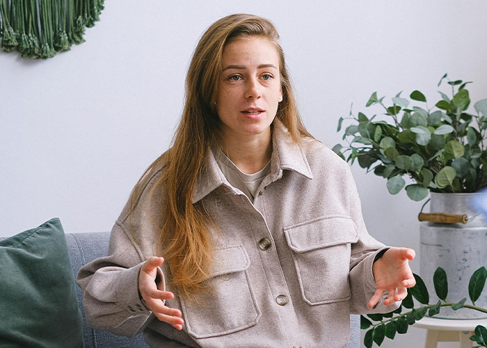 Woman Catches Stepfather Saying She’s Not His “Real” Child, Makes Him Regret It Years Later Woman Catches Stepfather Saying She’s Not His “Real” Child, Makes Him Regret It Years Later