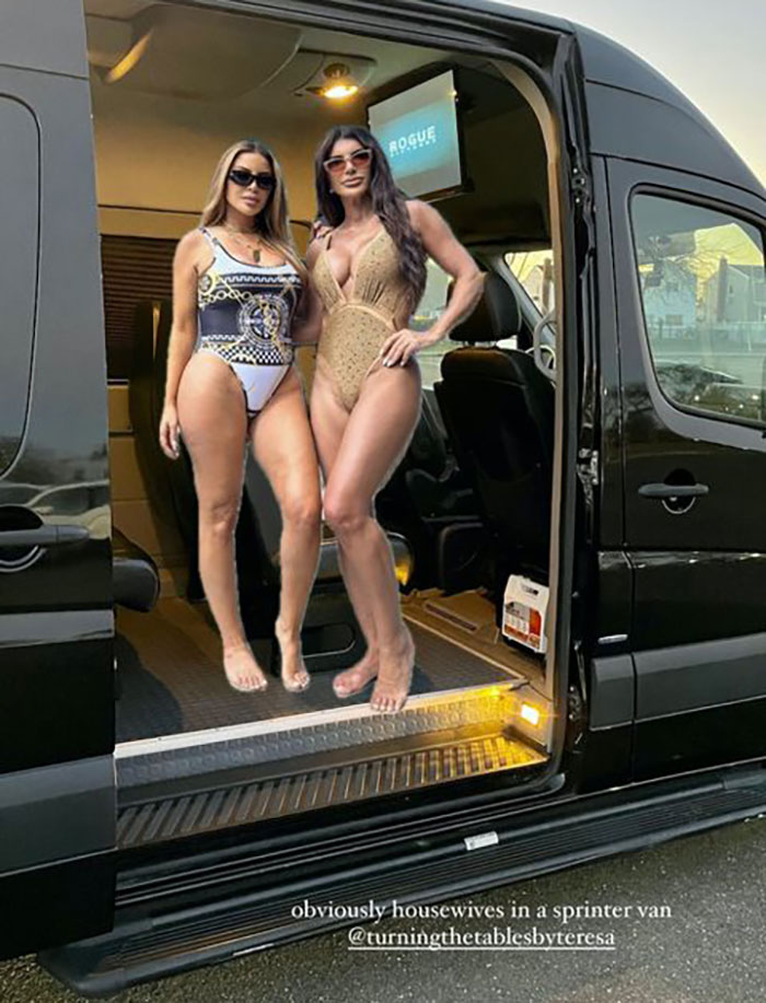 “Winner Of The Worst Photo Edit”: Fans Stunned By Teresa Giudice’s Photoshop Fail “Winner Of The Worst Photo Edit”: Fans Stunned By Teresa Giudice’s Photoshop Fail