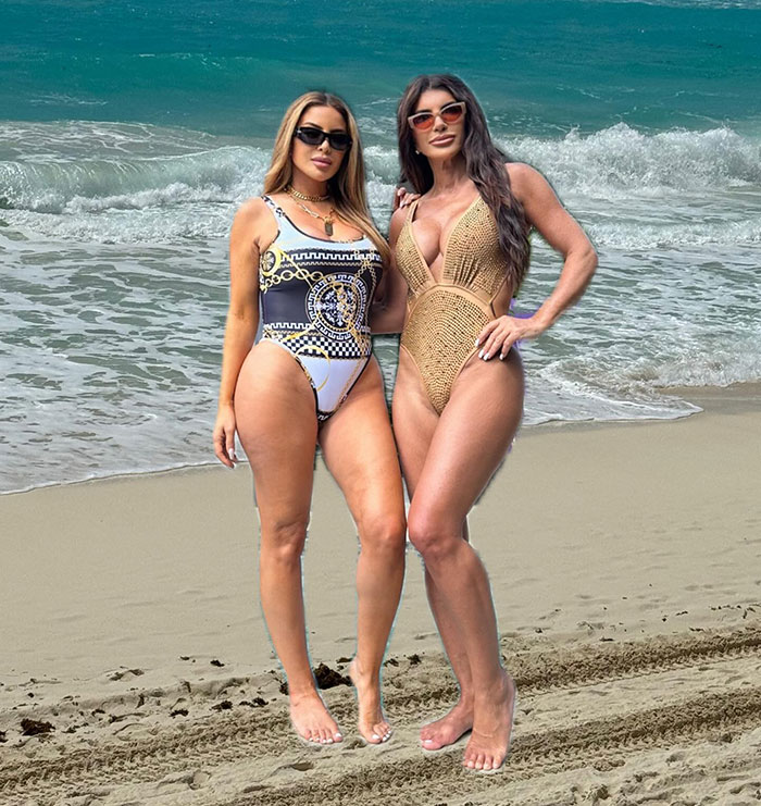 “Winner Of The Worst Photo Edit”: Fans Stunned By Teresa Giudice’s Photoshop Fail “Winner Of The Worst Photo Edit”: Fans Stunned By Teresa Giudice’s Photoshop Fail