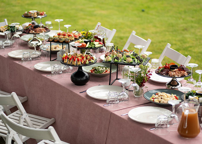 “Disrespectful”: Couple Called Out For Their Vegetarian Wedding Menu, Ask Who’s In The Wrong “Disrespectful”: Couple Called Out For Their Vegetarian Wedding Menu, Ask Who’s In The Wrong