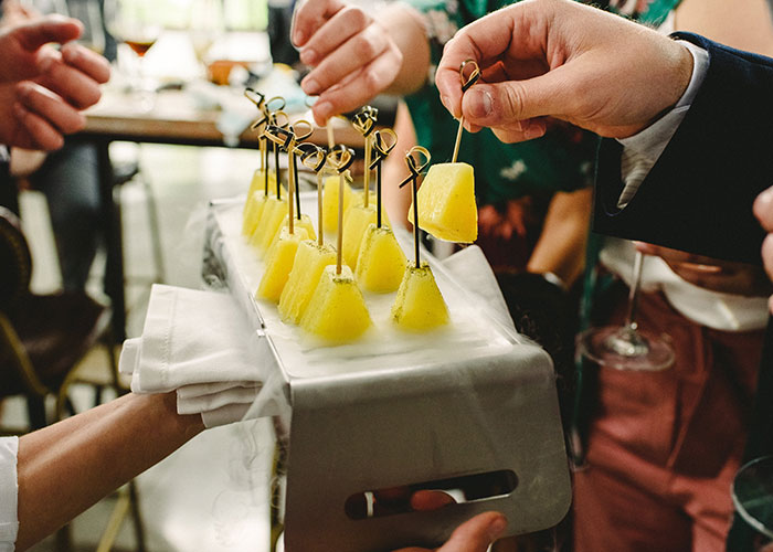 “Disrespectful”: Couple Called Out For Their Vegetarian Wedding Menu, Ask Who’s In The Wrong “Disrespectful”: Couple Called Out For Their Vegetarian Wedding Menu, Ask Who’s In The Wrong