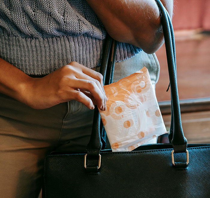 Guy Tries To Be Patient With "Gross" GF, Can't Handle It Anymore Guy Tries To Be Patient With "Gross" GF, Can't Handle It Anymore