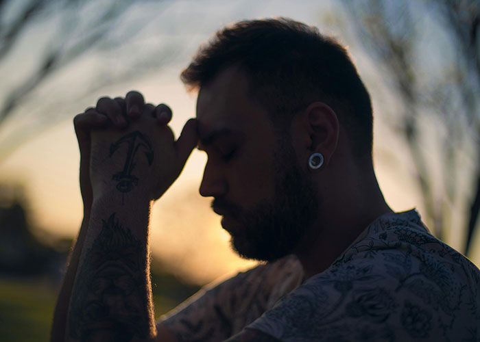 Woman Agrees To Convert If Husband Agrees To Actually Be A Good Christian, Triggers Him Woman Agrees To Convert If Husband Agrees To Actually Be A Good Christian, Triggers Him