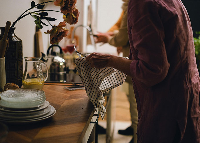 Woman Agrees To Convert If Husband Agrees To Actually Be A Good Christian, Triggers Him Woman Agrees To Convert If Husband Agrees To Actually Be A Good Christian, Triggers Him