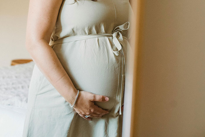 “None Of Her Pains Are My Concern”: Woman Sparks 5-Hour Mid-Flight Drama By Refusing To Help A Pregnant Woman “None Of Her Pains Are My Concern”: Woman Sparks 5-Hour Mid-Flight Drama By Refusing To Help A Pregnant Woman