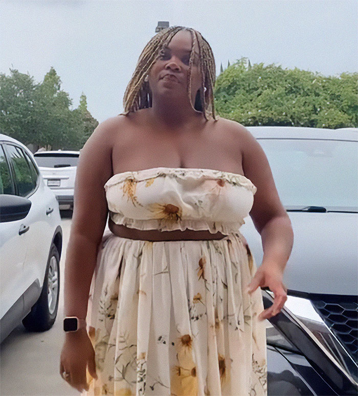 “We Have Buckled Down On Our Dress Code”: Woman Kicked Out Of Restaurant Over “Revealing” Outfit “We Have Buckled Down On Our Dress Code”: Woman Kicked Out Of Restaurant Over “Revealing” Outfit