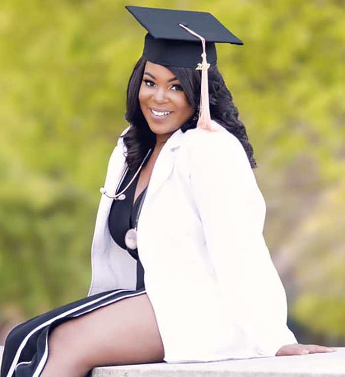 “We Have Buckled Down On Our Dress Code”: Woman Kicked Out Of Restaurant Over “Revealing” Outfit “We Have Buckled Down On Our Dress Code”: Woman Kicked Out Of Restaurant Over “Revealing” Outfit