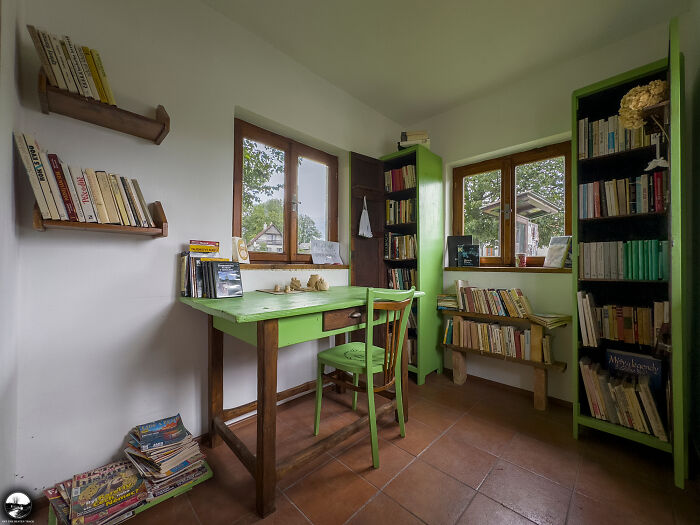 In A Bookworm’s Paradise: A Cozy Neighborhood Library In The Czech Republic In A Bookworm’s Paradise: A Cozy Neighborhood Library In The Czech Republic