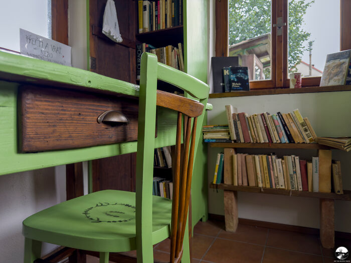 In A Bookworm’s Paradise: A Cozy Neighborhood Library In The Czech Republic In A Bookworm’s Paradise: A Cozy Neighborhood Library In The Czech Republic
