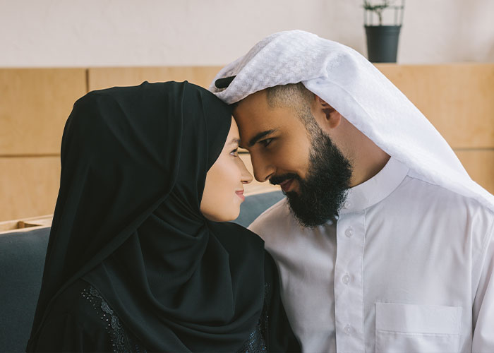 Girl Hates Wearing Hijab After Mom Suddenly Converts To Islam, Drama Ensues When Dad Finds Out Girl Hates Wearing Hijab After Mom Suddenly Converts To Islam, Drama Ensues When Dad Finds Out