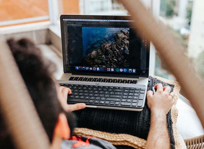 Petty Photo Revenge Served Cold As Arrogant Backstabber Gets Humiliated In Slideshow Petty Photo Revenge Served Cold As Arrogant Backstabber Gets Humiliated In Slideshow