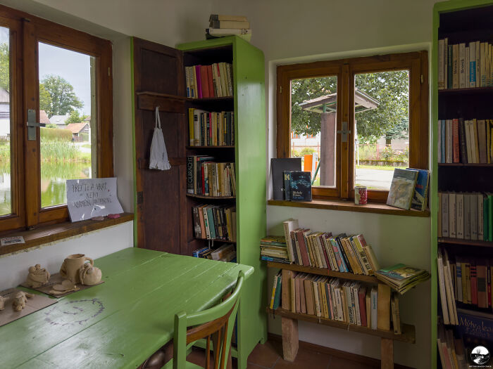 In A Bookworm’s Paradise: A Cozy Neighborhood Library In The Czech Republic In A Bookworm’s Paradise: A Cozy Neighborhood Library In The Czech Republic