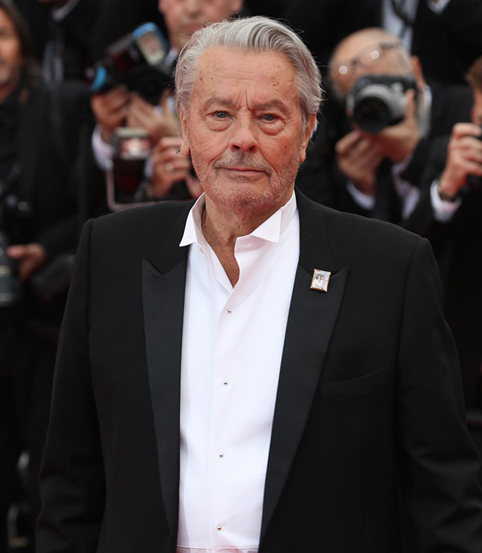 “I Want To Be Buried With My Dogs”: Family Refuses Late Actor’s Final Wish “I Want To Be Buried With My Dogs”: Family Refuses Late Actor’s Final Wish