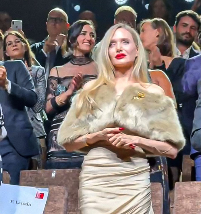 People Praise Angelina Jolie For 8 Minutes In Venice, Leaving The “Maria” Actress In Tears People Praise Angelina Jolie For 8 Minutes In Venice, Leaving The “Maria” Actress In Tears