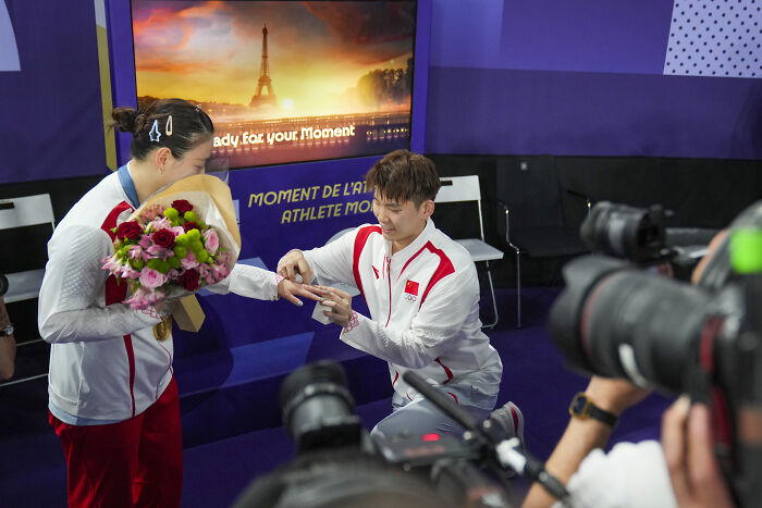 Olympic Fans Are Having Their Hearts Melted By This Post-Medal Marriage Proposal Olympic Fans Are Having Their Hearts Melted By This Post-Medal Marriage Proposal