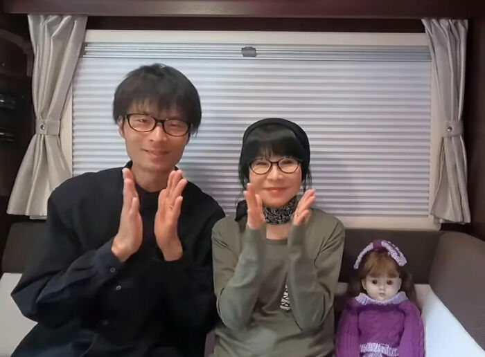 Man Doesn't Realize Girlfriend Of 7 Years Is 25 Years Older Than Him Until Night Before Wedding Man Doesn't Realize Girlfriend Of 7 Years Is 25 Years Older Than Him Until Night Before Wedding