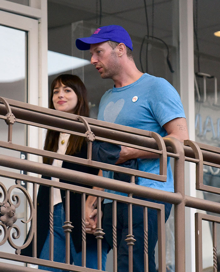 Chris Martin And Dakota Johnson Break Up After 7 Years, End Engagement After Drifting Apart Chris Martin And Dakota Johnson Break Up After 7 Years, End Engagement After Drifting Apart