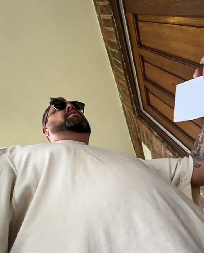 Man Takes Action After ‘Nosy’ Neighbor Leaves Odd Note On His Parked Vehicle Man Takes Action After ‘Nosy’ Neighbor Leaves Odd Note On His Parked Vehicle