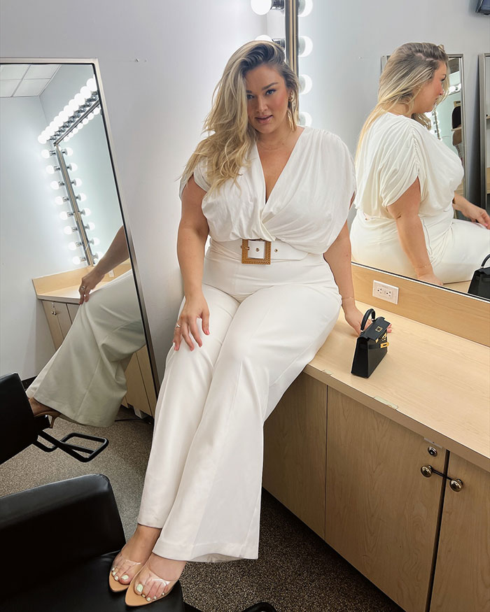 "We're In The 'Ozempic Era'": Plus-Size Model Calls For Self-Acceptance After Joining SI Cover "We're In The 'Ozempic Era'": Plus-Size Model Calls For Self-Acceptance After Joining SI Cover