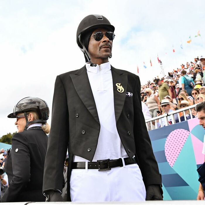 Snoop Dogg Steals The Show By Feeding Horses And Dancing With Them At Paris Olympics Snoop Dogg Steals The Show By Feeding Horses And Dancing With Them At Paris Olympics