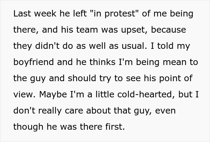 Drama Erupts As Woman “Ruins” Guy’s Safe Space By Joining Trivia Night At Local Bar, He Storms Out Drama Erupts As Woman “Ruins” Guy’s Safe Space By Joining Trivia Night At Local Bar, He Storms Out