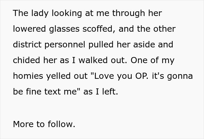 Karen Tries To Shame A Teacher For Using Their Phone, Gets Put In Place Herself Instead Karen Tries To Shame A Teacher For Using Their Phone, Gets Put In Place Herself Instead