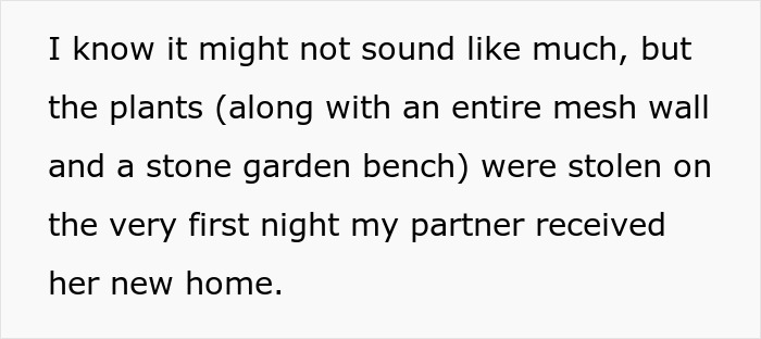 “We Called The Police”: Newcomer Discovers Her Bench And Plants Displayed In Neighbors’ Yard “We Called The Police”: Newcomer Discovers Her Bench And Plants Displayed In Neighbors’ Yard