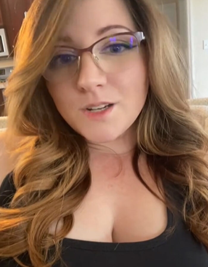 Woman Hits Massive Spider With Map—It Then Releases All Its Babies On Garage Floor Woman Hits Massive Spider With Map—It Then Releases All Its Babies On Garage Floor