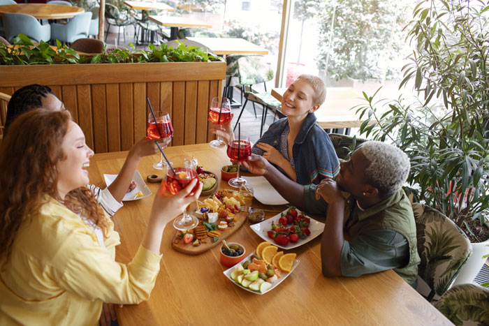 Person Appalled As GF’s Racist Parents Roast Their Restaurant And Tell Her To Get A “White Man” Person Appalled As GF’s Racist Parents Roast Their Restaurant And Tell Her To Get A “White Man”