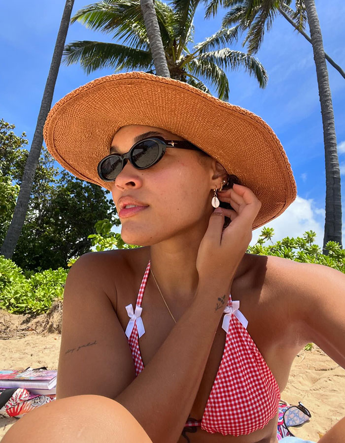 Woman Shares Dramatic Transformation 1 Year After “Breaking Free” From Extreme Fitness Lifestyle Woman Shares Dramatic Transformation 1 Year After “Breaking Free” From Extreme Fitness Lifestyle