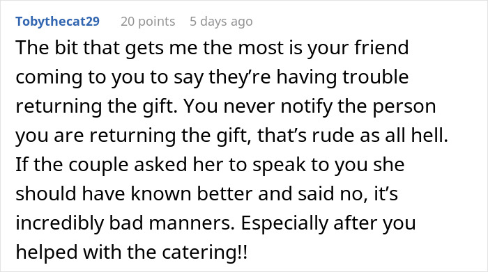 Newlyweds Ask Woman To Return Their Wedding Gift After They Didn’t Even Invite Her Newlyweds Ask Woman To Return Their Wedding Gift After They Didn’t Even Invite Her