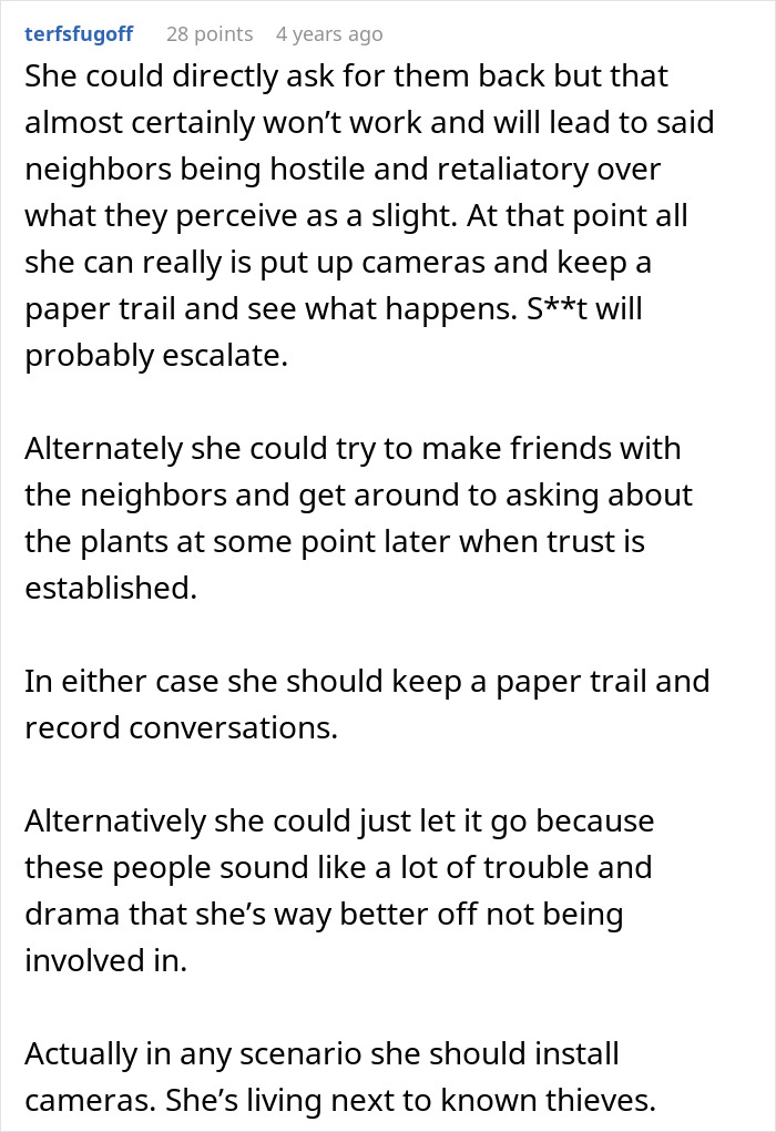 “We Called The Police”: Newcomer Discovers Her Bench And Plants Displayed In Neighbors’ Yard “We Called The Police”: Newcomer Discovers Her Bench And Plants Displayed In Neighbors’ Yard