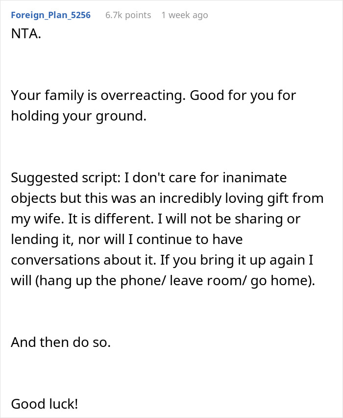 "Hide Your Dress, Please": Folks Shocked By Woman Demanding Sis Let Her Borrow Custom Wedding Dress "Hide Your Dress, Please": Folks Shocked By Woman Demanding Sis Let Her Borrow Custom Wedding Dress