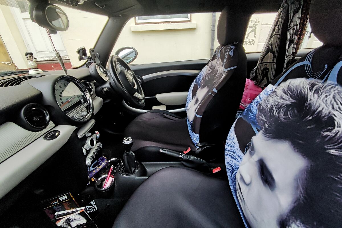 Peeking Inside Strangers’ Cars: My New Photography Hobby (23 Pics ...