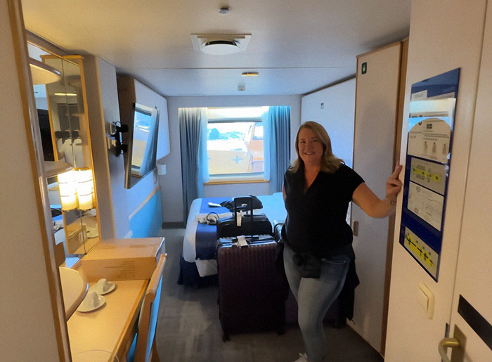 Stranded For 3 Months After Cruise Malfunction, Passengers Share Their $3,500/Month Cabin Stranded For 3 Months After Cruise Malfunction, Passengers Share Their $3,500/Month Cabin